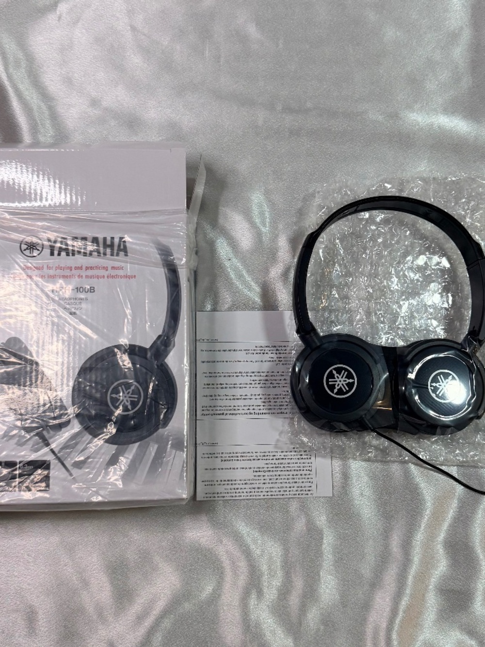 Yamaha HPH-100B Over-Ear Headphones Black for Digital Piano Keyboard